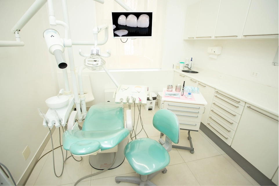 dra-cristiane-romero-dentista-na-republica-sp-4